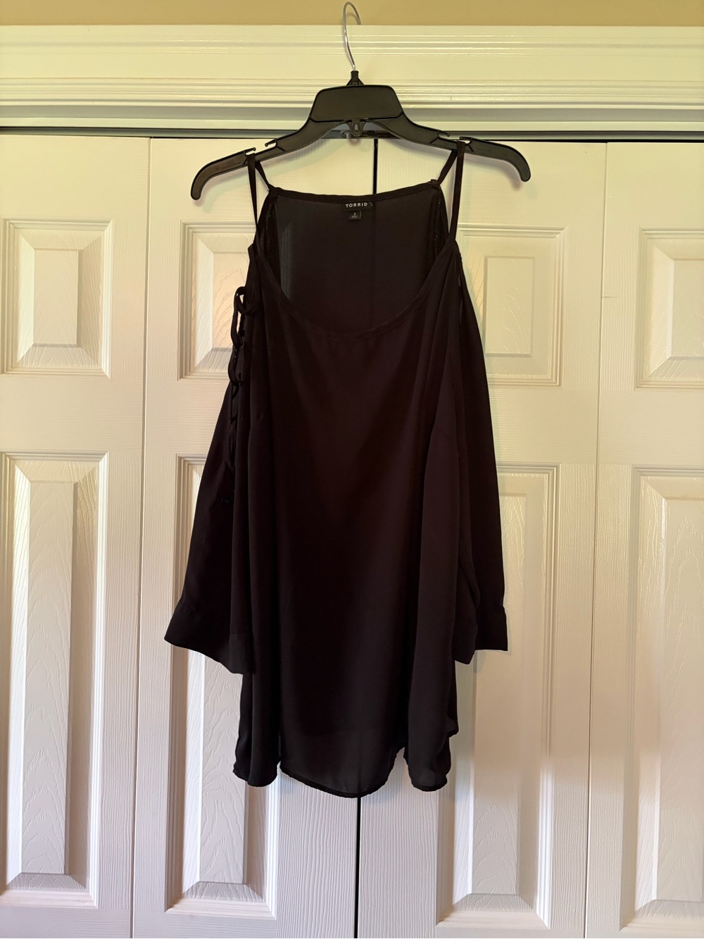 torrid size 2 Black Top with Round Neck and ladder sleeves